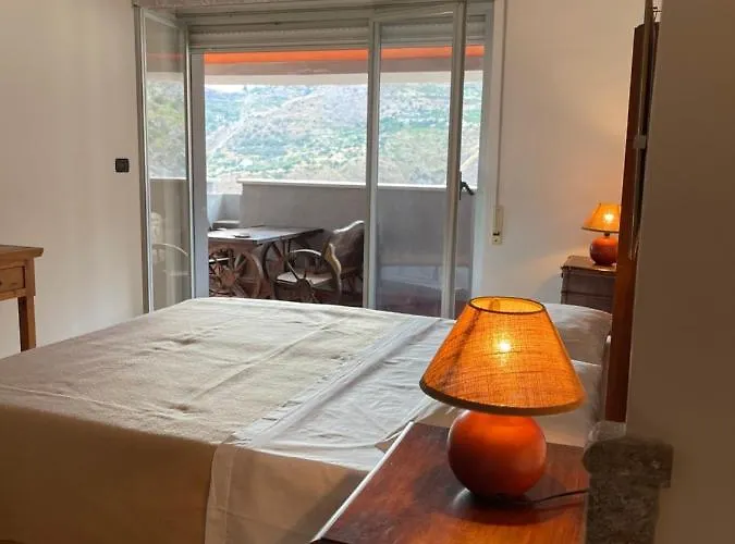 Von Gloeden Πανσιόν 3*
